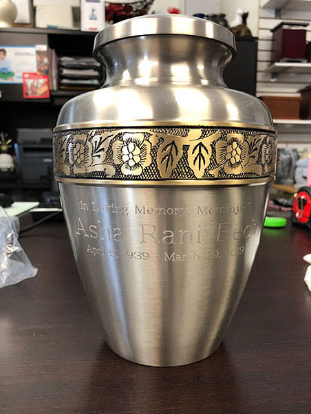 Classic Rose Garden Metal Urn MU115